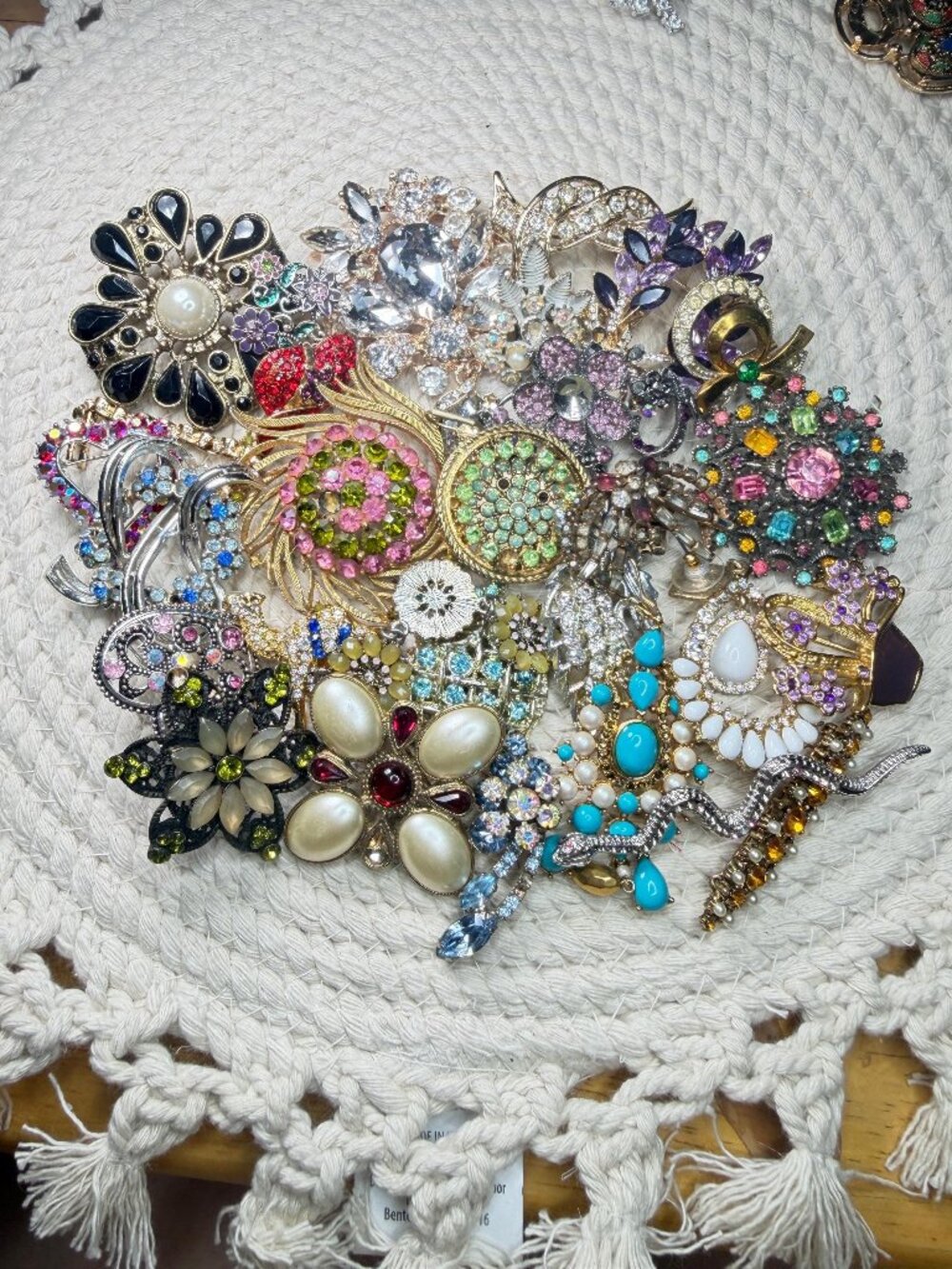 Vintage Rhinestone Brooch Jewelry Harvest Lot 1 Lb Craft Repair Upcycle